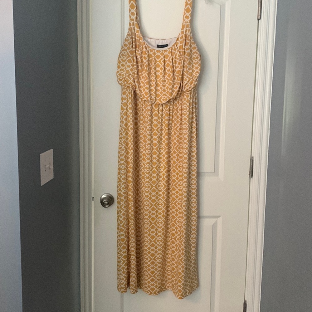 Lane Bryant yellow and white maxi dress size 1416.